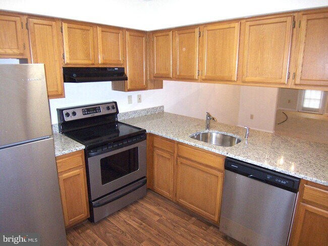 Building Photo - 502 Park Manor Cir