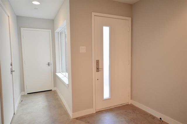 Building Photo - 2111 Bennett Ave