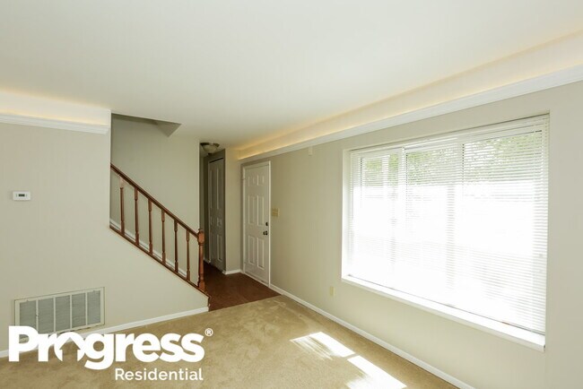Building Photo - 7446 Ponders End Ln