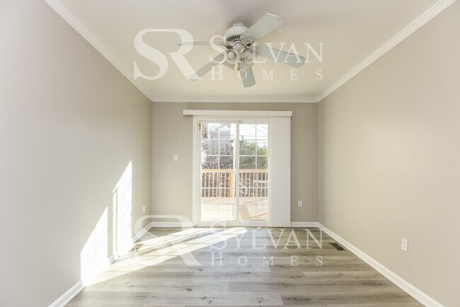 Foto del edificio - Brick 2 BR, 2 BA Townhome