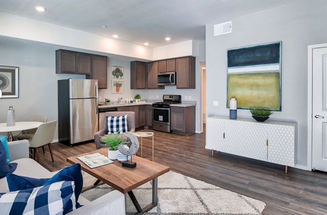 Interior Photo - Mariners Landing