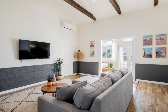 Foto del edificio - 72068 Sunnyslope Dr