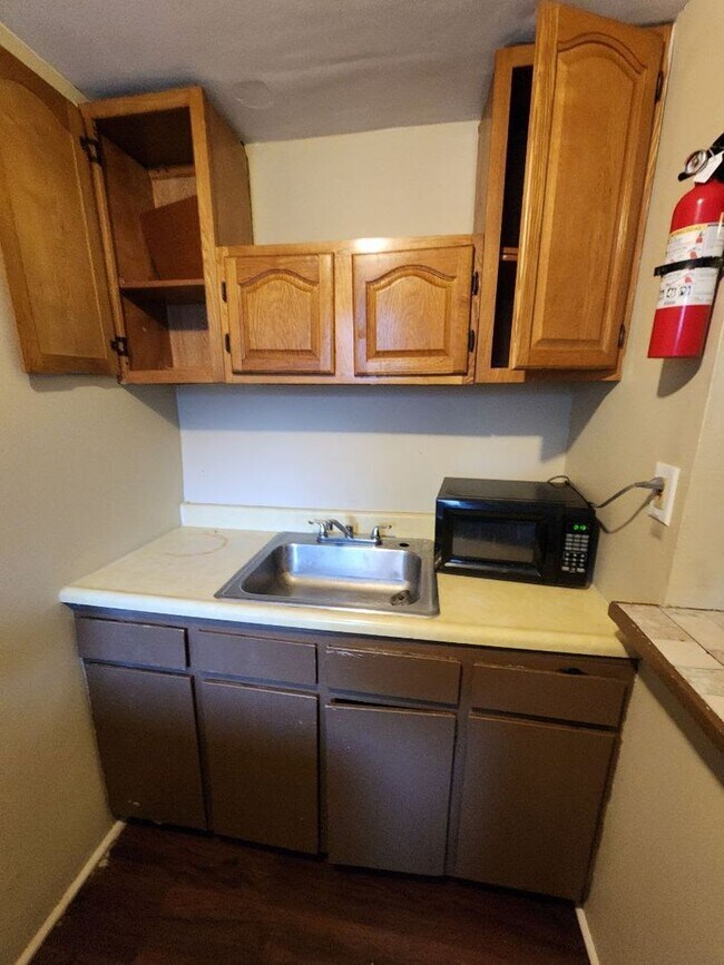 Building Photo - 241 S 4th St