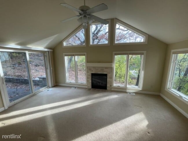 Building Photo - 6 br, 4 bath House - 5705 Parkwood Ln