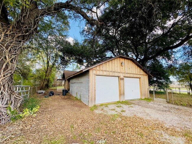 Building Photo - 9633 Carlow Ln