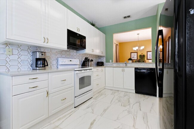 Foto del edificio - 2638 Dinville St