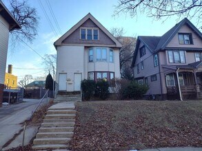 Building Photo - 3319 W Juneau Ave