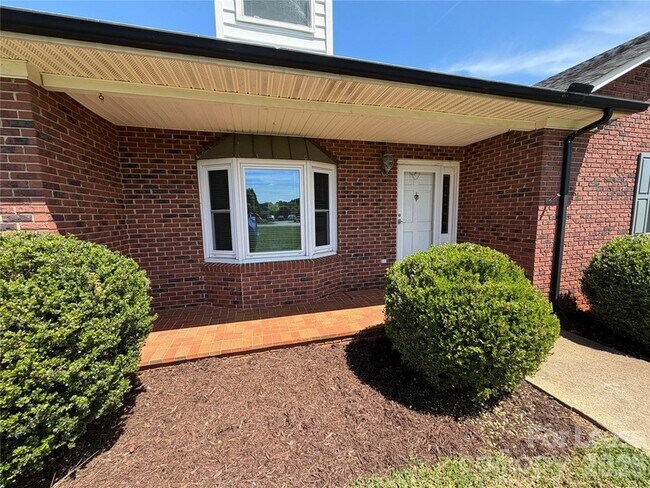 Foto del edificio - 236 Meadow Oaks Dr
