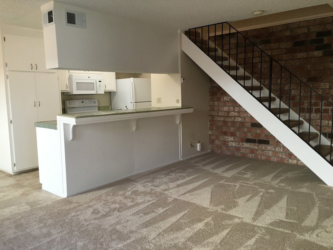 2BR Condo - 1354 Branham Ln