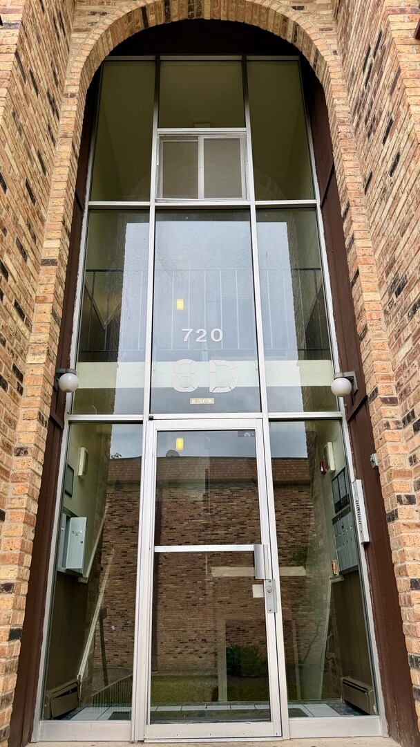 Foto del edificio - 720 Hill Dr