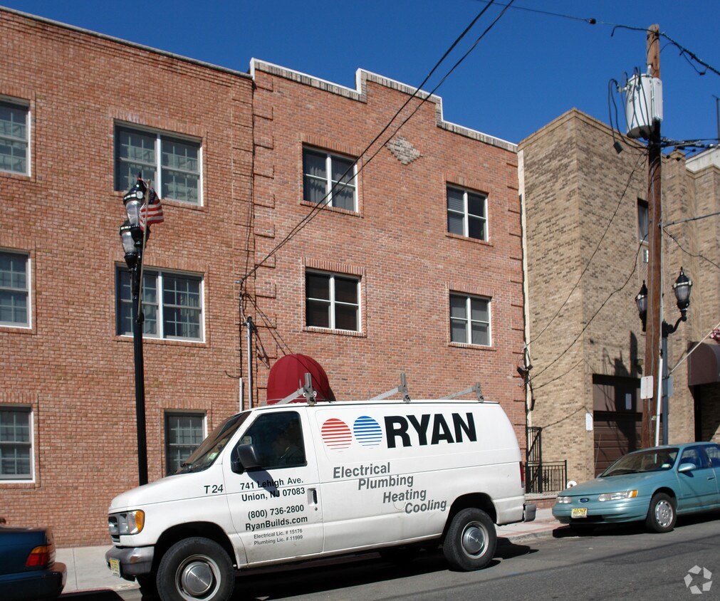 Building Photo - 6109 Park Ave