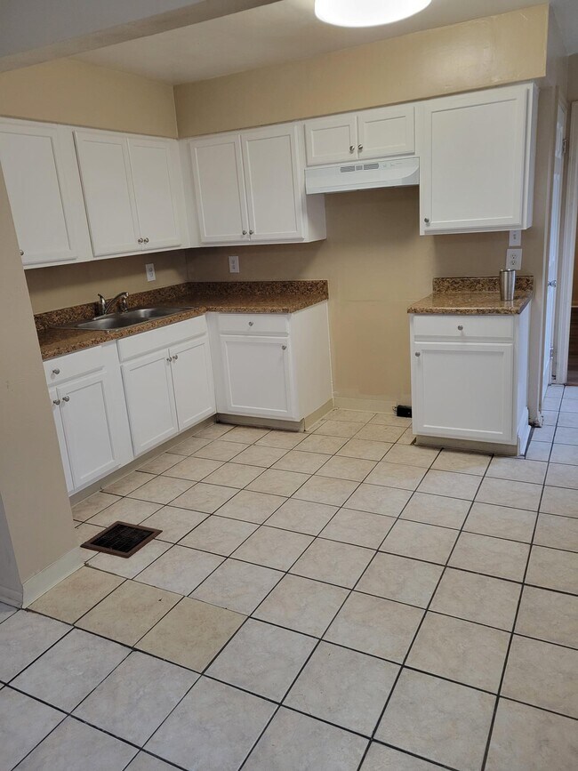 Foto del edificio - 332 Ashwood Ave