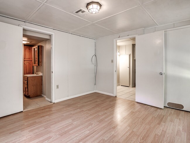 Foto del edificio - 621 W 1st St