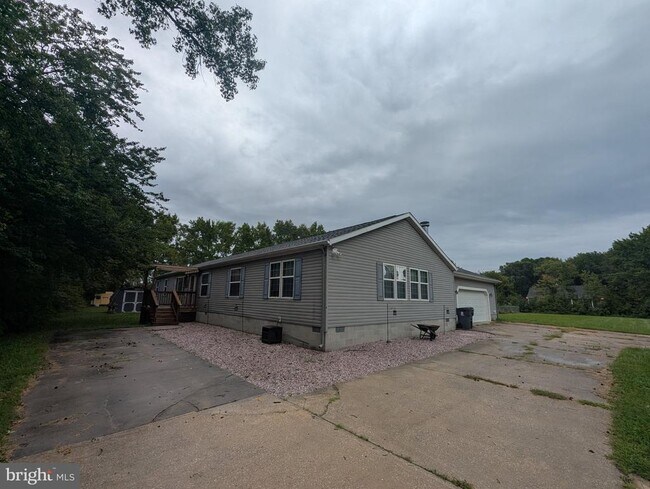 Building Photo - 6703 Westville Rd