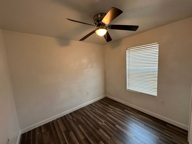 Building Photo - 3 Bed 3 Bath Townhouse