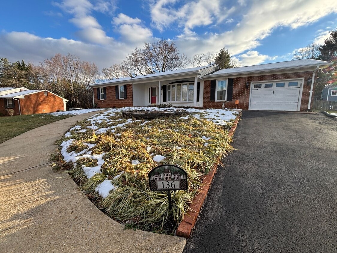 Photo - 136 Grimes Street - Fantastic Home in Botetourt County - Cloverdale