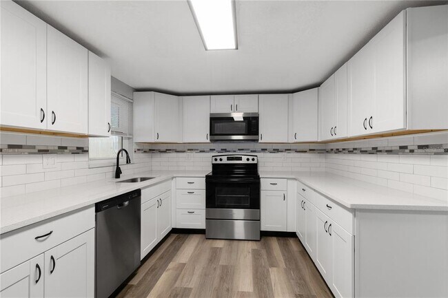 Foto del edificio - 7415 San Salvadore Dr