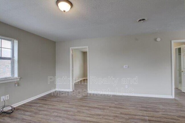 Foto del edificio - 404-414 Thompsonville Ln