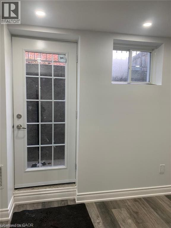 Photo du bâtiment - 1005 Farmstead Dr