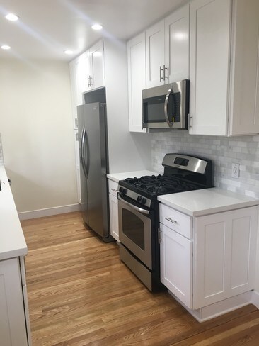 Foto del edificio - 532 N Croft Ave