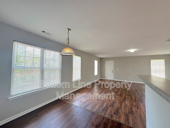 Foto del edificio - 424 Winding Canyon Dr