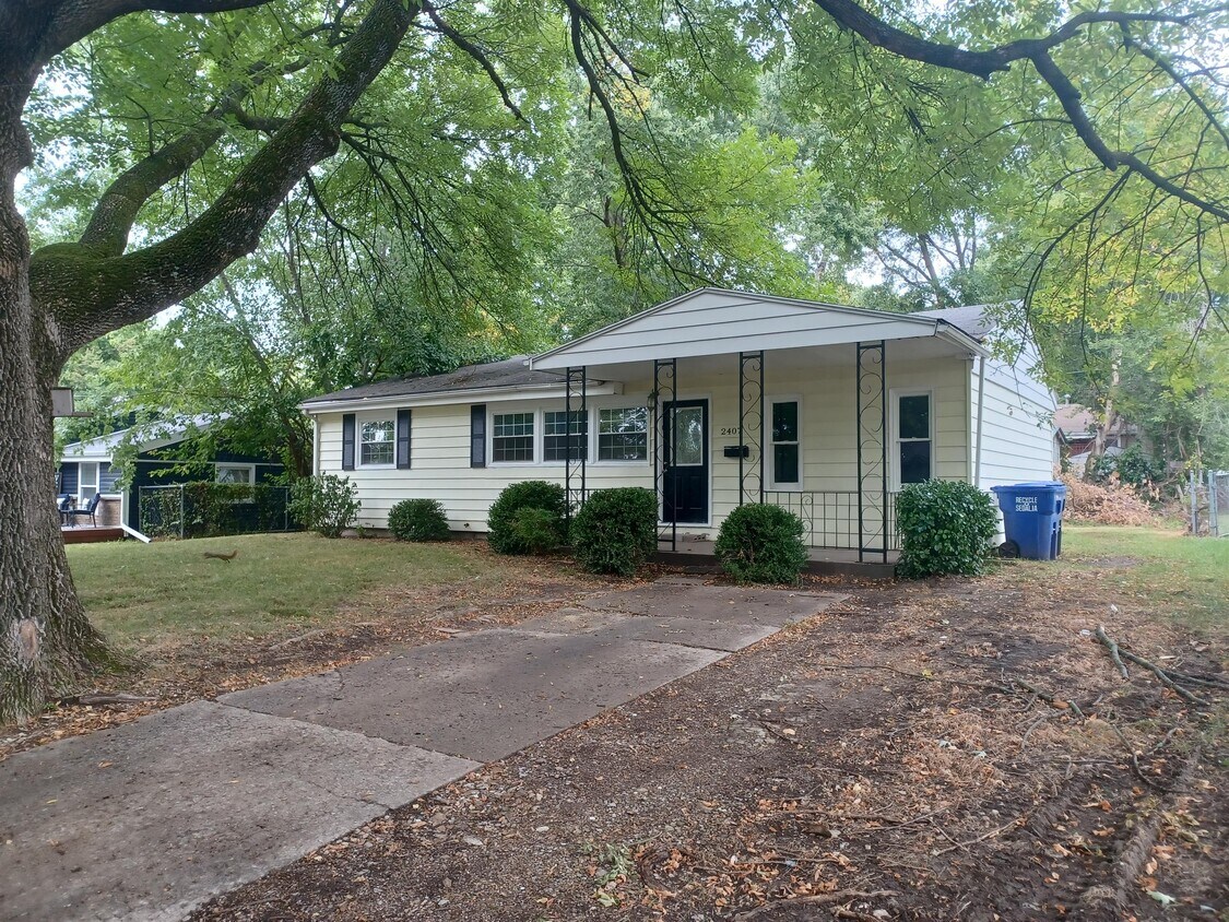 2407 W 2nd St, Sedalia, MO 65301 House Rental in Sedalia, MO