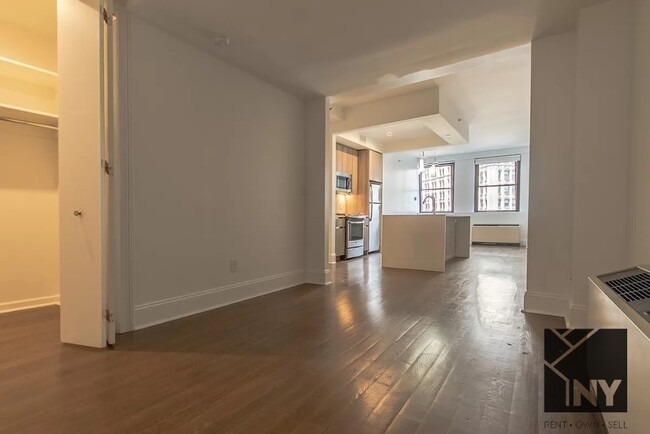 Foto del edificio - 3 Bedroom,  2 Bath  - Massive Space - Prim...