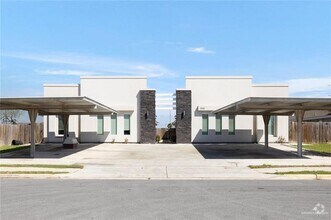 Building Photo - 3409 Sahara Dr
