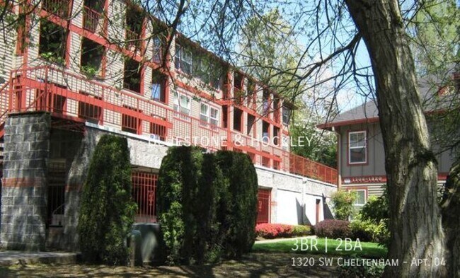 Building Photo - 1320 SW Cheltenham St