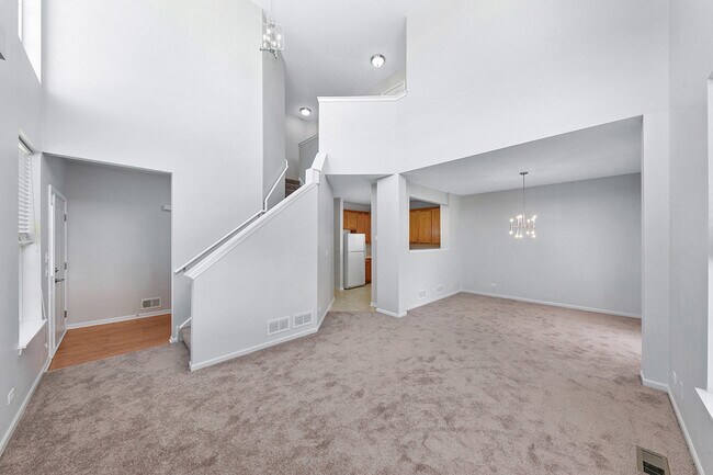 Foto del edificio - 23844 McMullin Cir