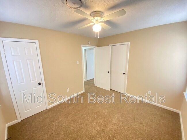 Foto del edificio - 1766 Carlyle Ave