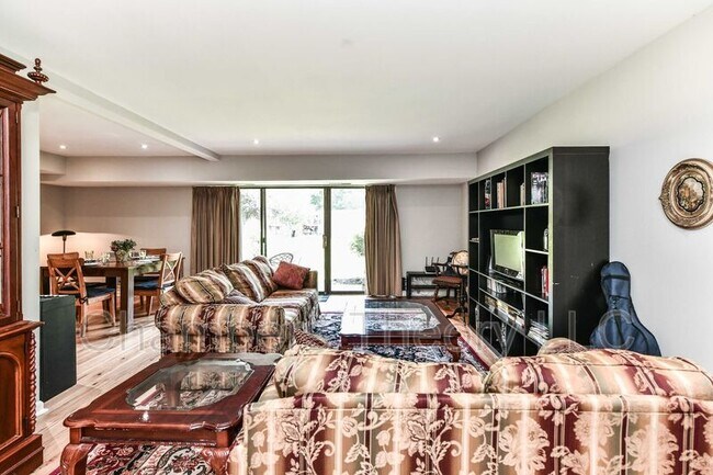Building Photo - 7802 Dassett Ct