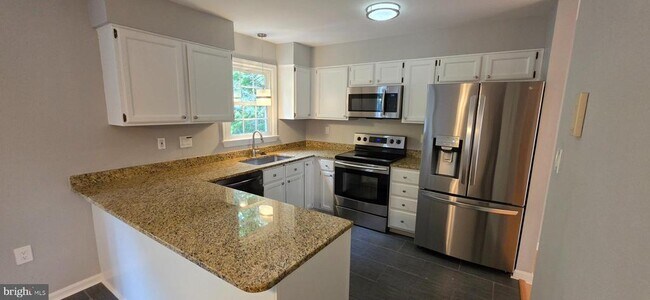 Building Photo - 1353 Templeton Pl