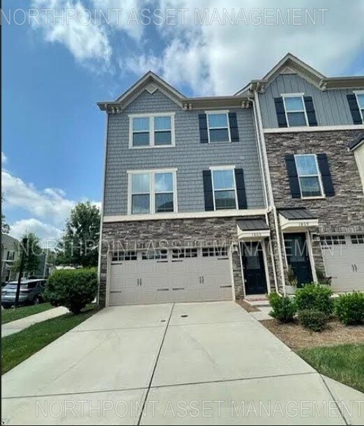 Building Photo - 1805 Shumard Ln