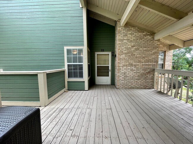 Foto del edificio - $0 DEPOSIT OPTION. BRIGHT AND AIRY TWO BED...