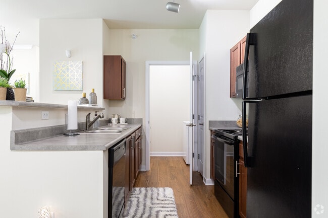 1BR, 1BA - 751SF - Sierra Ridge