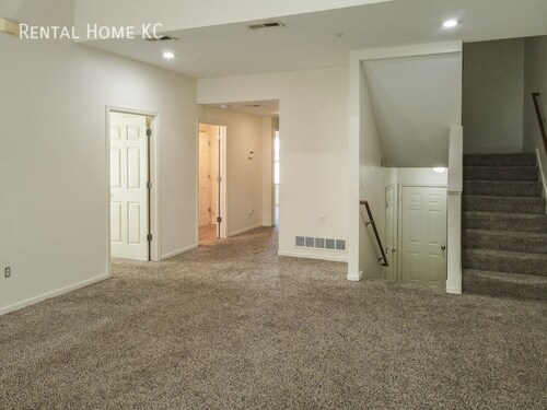 Foto del edificio - 1931 N 80th Ct