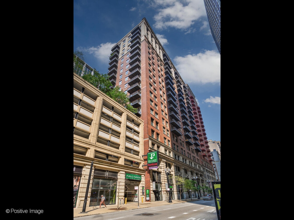 Primary Photo - 212 W Washington St