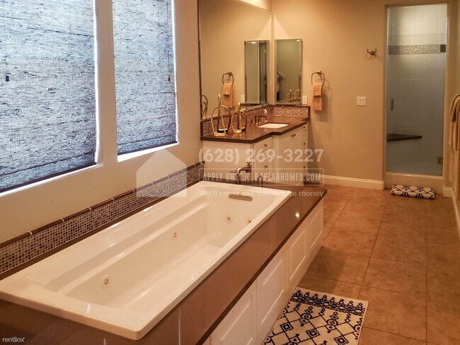 Foto del edificio - 5 br, 5 bath Townhome - 21427 Abigail Lane -