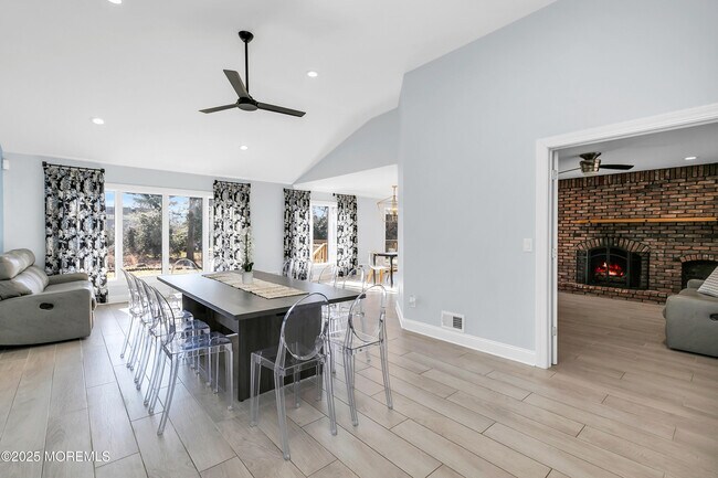 Foto del edificio - 1339 Chipmunk Ln