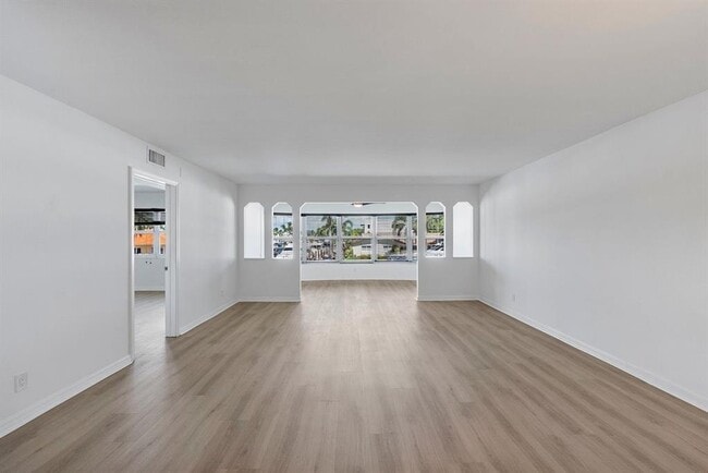 Foto del edificio - 3111 NE 51st St