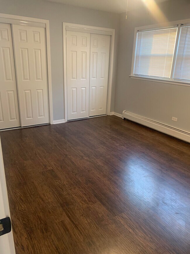 Foto del edificio - 4505 Maple Ave