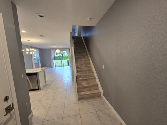 Foto del edificio - 140 Bandol St