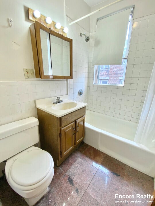 Building Photo - 11 Scottfield Rd