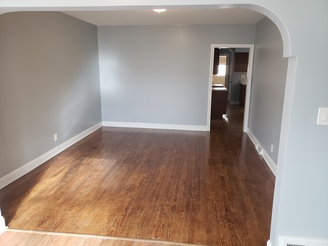 Building Photo - 3740 E Layton Ave