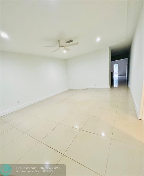 Foto del edificio - 3890 NW 110th Ave