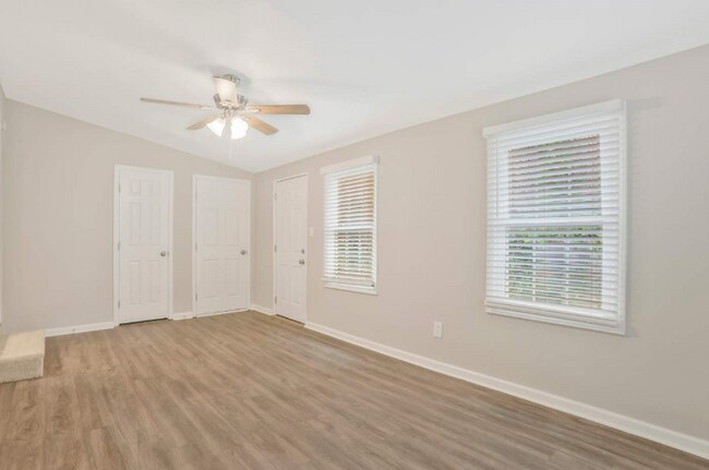 Foto del edificio - 2158 Amber Rd NW