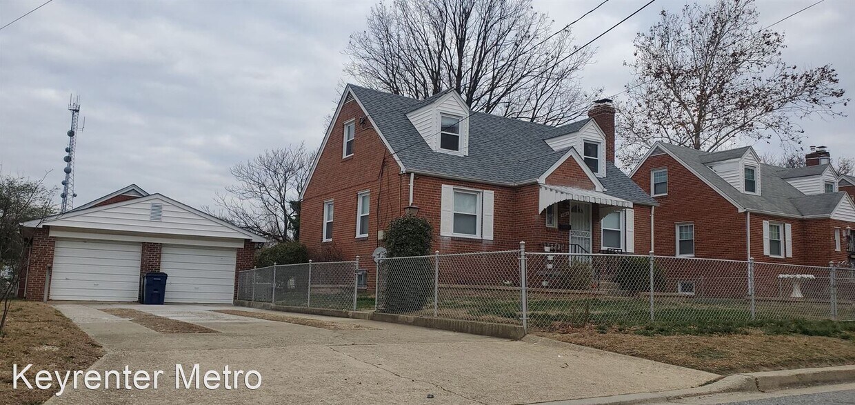 Primary Photo - 5 br, 3 bath House - 6504 Foster Street