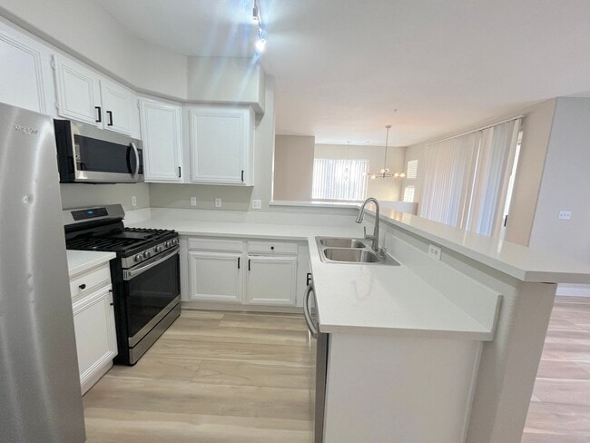 Building Photo - VERY NICE 2BED/2BATH WITH 1 CAR GARAGE IN GATED VISTANA CONDOMINIUMS