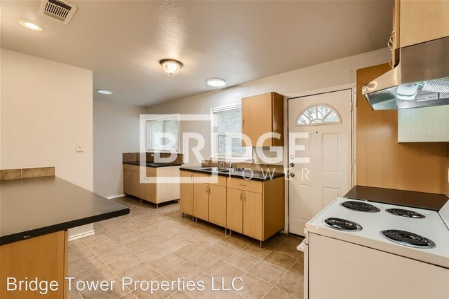 Building Photo - 3 br, 2 bath House - 817 S Vaden Street